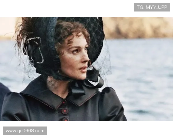 莫妮卡·贝鲁奇的绝世风情：重温《西西里的美丽传说》，一场永不褪色的感官盛宴